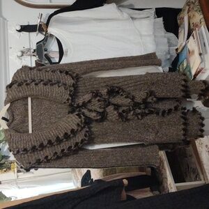 Lapis-Elegant Ruffled Women's Cardigan